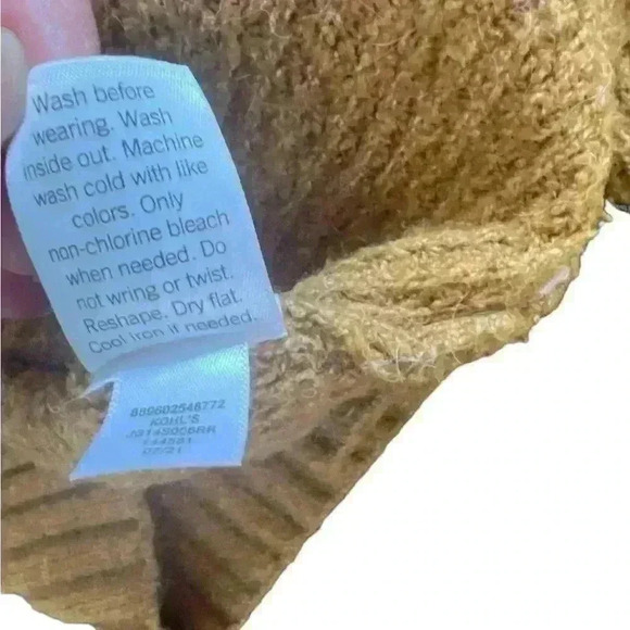 SO Soft sweater - Large - Picture 10 of 11